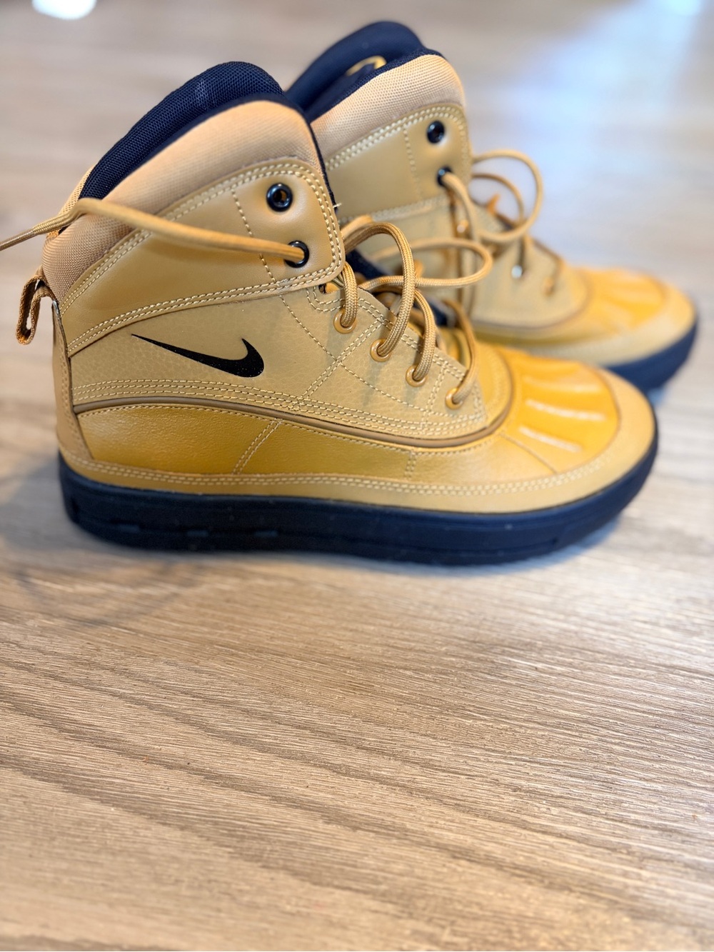 Nike Kids Yellow and Black High-Top Winter Boots